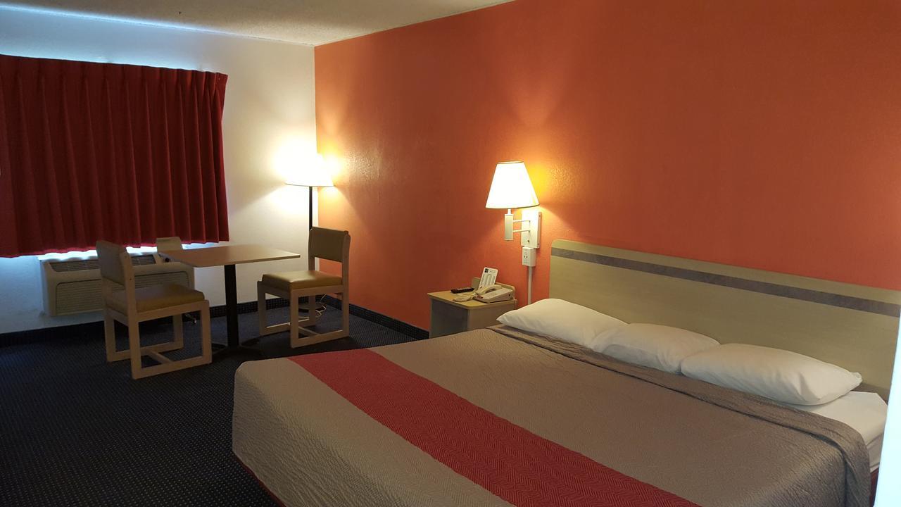 Red Carpet Inn Gibbstown Exteriör bild